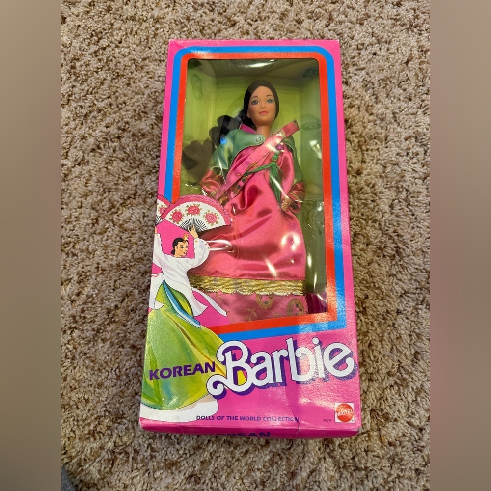 NIB new in box Mattel Barbie Korean Doll 1987 NRFB in Pink and Green Outfit